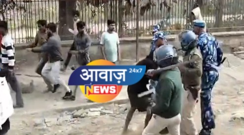 दुष्कर्म की घटना के बाद उग्र भीड़ ने किया पुलिस टीम पर हमला